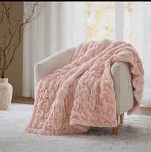 Soft Warm Ruched Faux Fur Throw Blanket