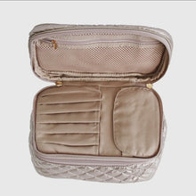 Debra Diamond Glambox Cosmetic Champagne